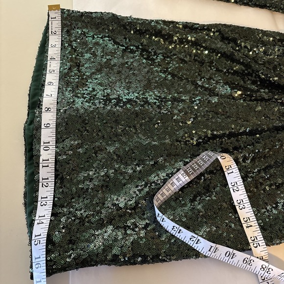 Charlotte Russe Emerald Sequin Dress Jr SzM Deep V Long Sleeve Mini Exposed Zip - Picture 9 of 14